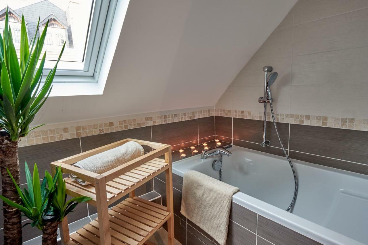 Ferienwohnung Le Saint Pierre, Atypique Au Coeur Du Centre Ville Caen Exterior foto